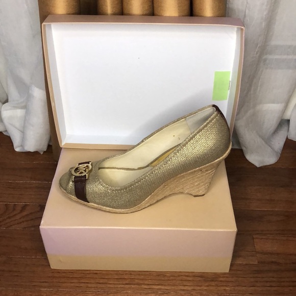 Michael kors, size 9 1/2, - Picture 2 of 3